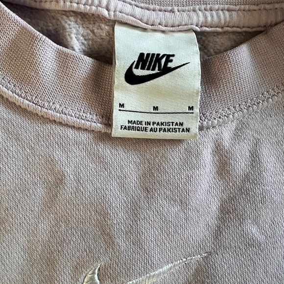 Nike Women's Soft Purple Sweatshirt - Picture 4 of 4